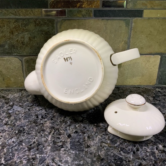 Vintage Sadler Teapot - Picture 4 of 4